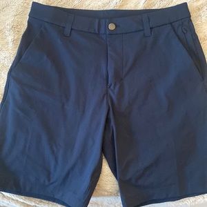 New without tags, size 30 Commission Classic-Fit Shorts Warpstreme
